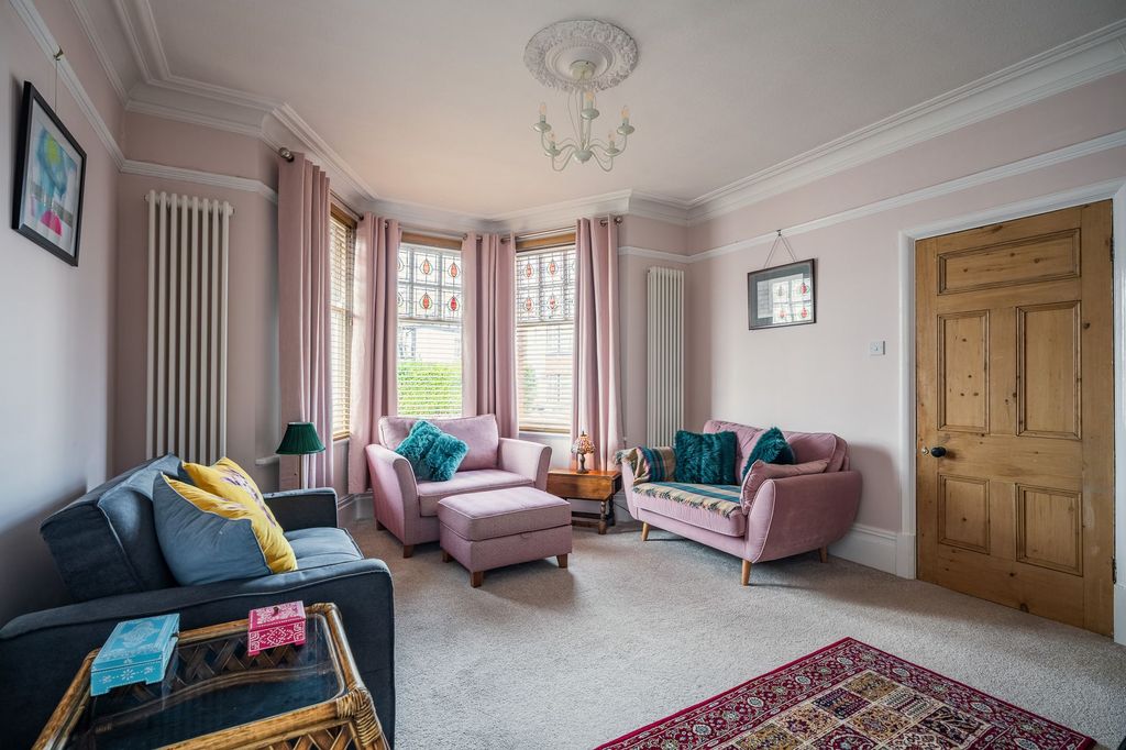 Property photo 3 of 13