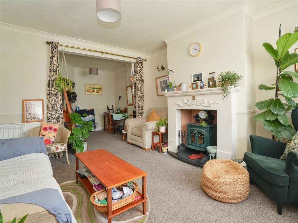 Property photo 2 of 18 Living Room