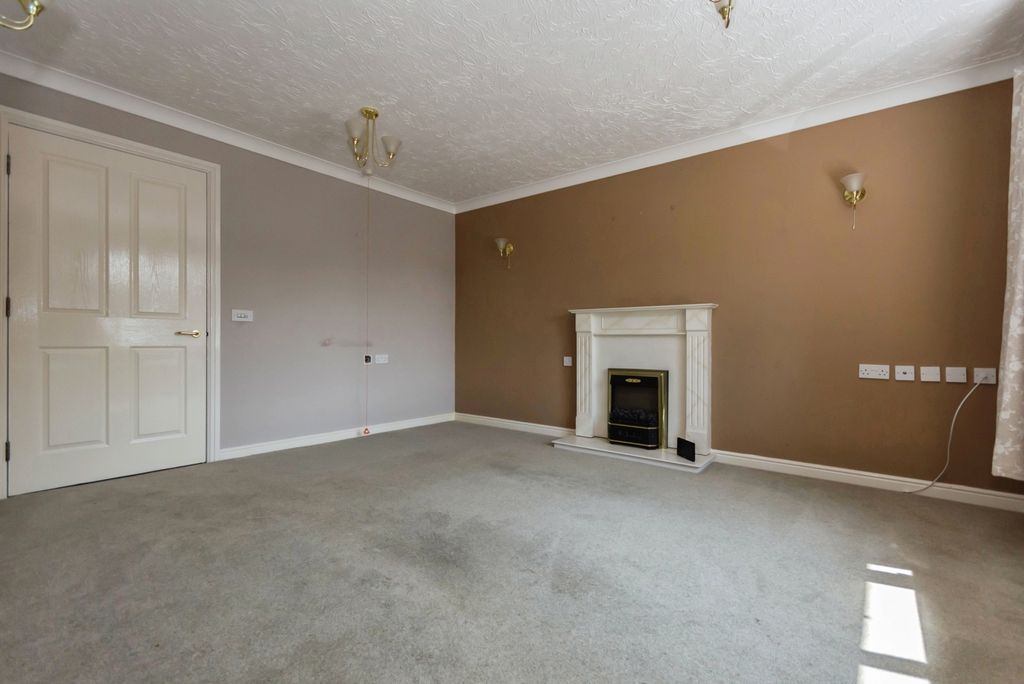 Property photo 3 of 17 Pbox-Img.Jpg