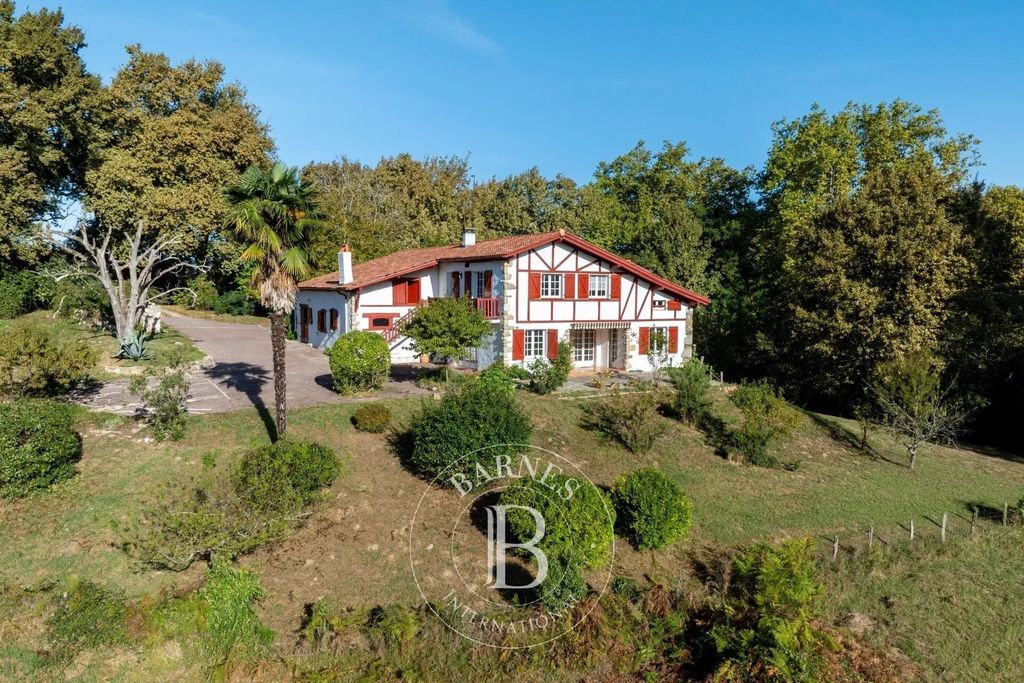 Property photo 1 of 18 Urcuit, Authentic Labourdin Farmhouse On 5.5 Hectares