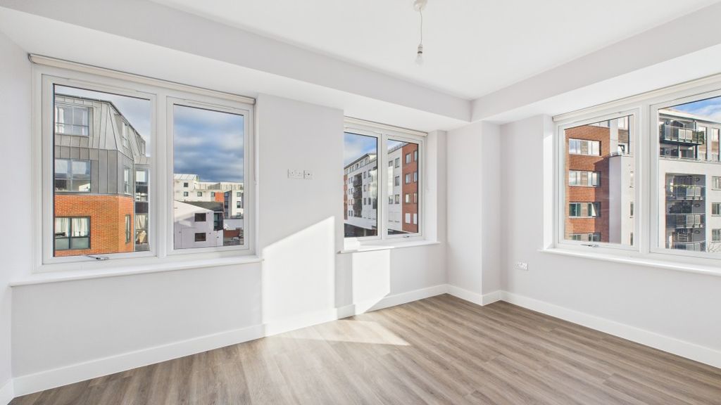 Property photo 3 of 6