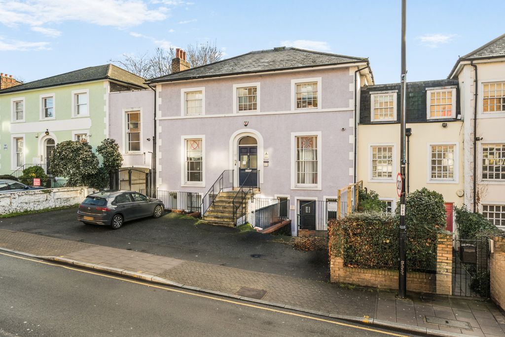 Property photo 1 of 15 Photo 5