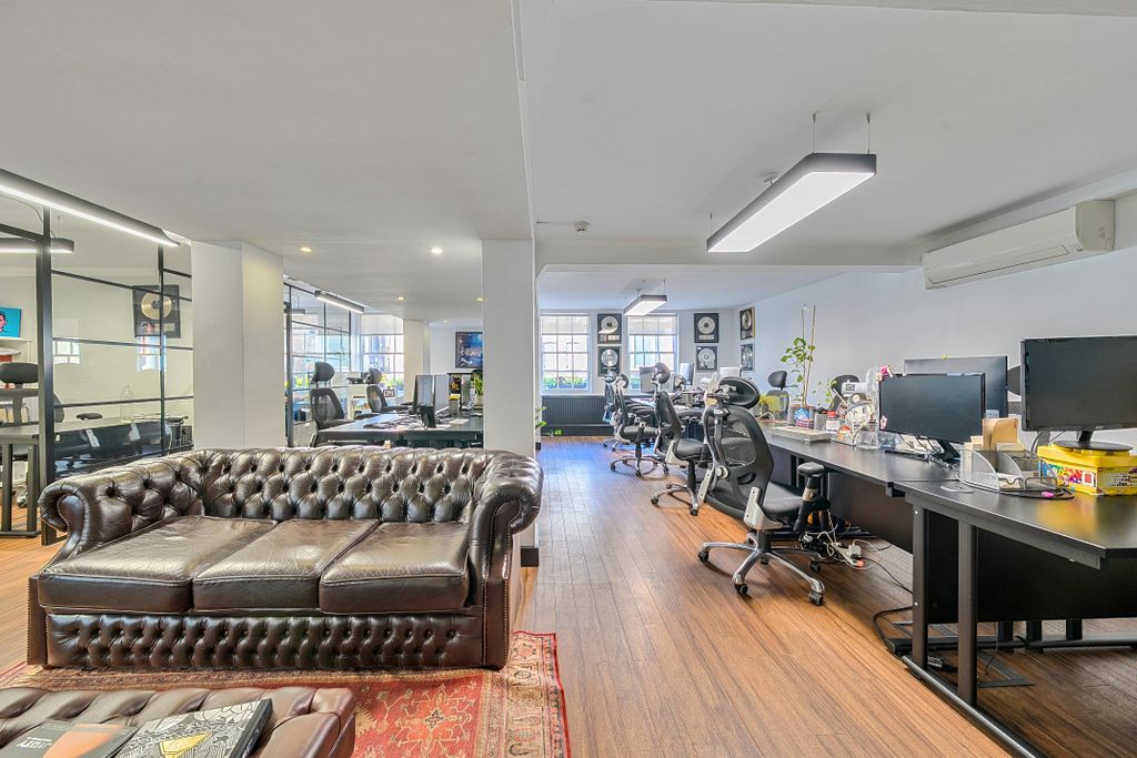 Property photo 1 of 15 1343537468Baa720116Eb.Jpg