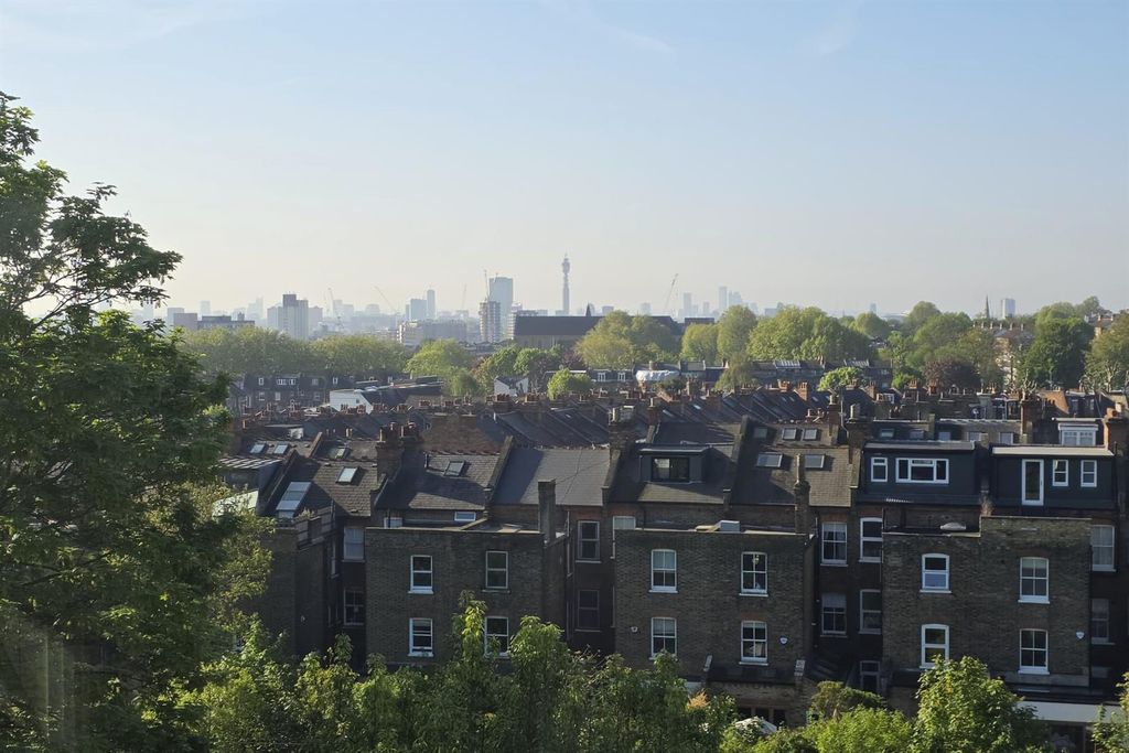Property photo 2 of 13 69554715-072d-4E44-A510-9c70353E8Bba.Jpg