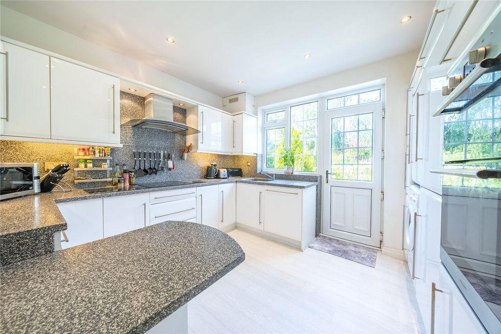 Property photo 2 of 16 Picture No. 50