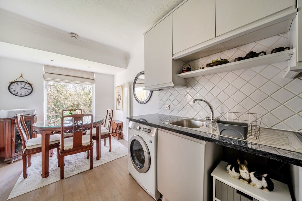 Property photo 3 of 23