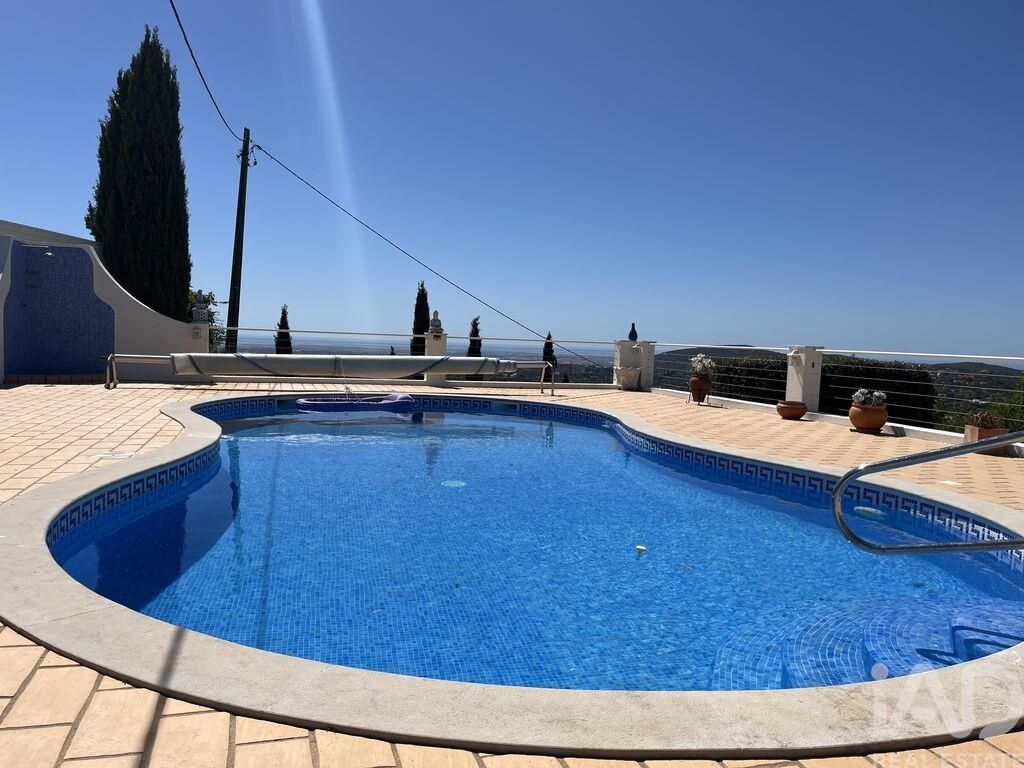 Property photo 1 of 37