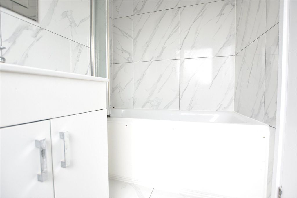 Property photo 3 of 10 Picture No. 02