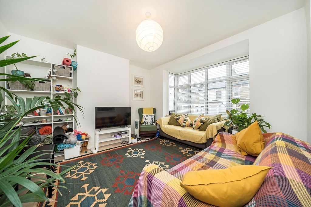 Property photo 2 of 8