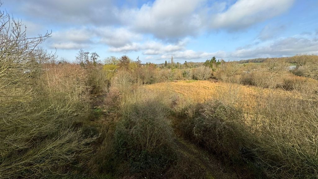 Property photo 2 of 9 Ewemove Estate Agents Basingstoke - Elder House