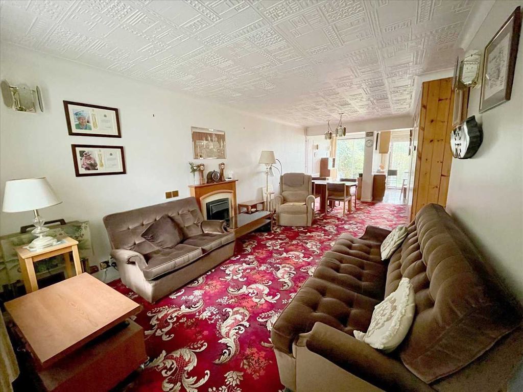 Property photo 2 of 12 Lounge