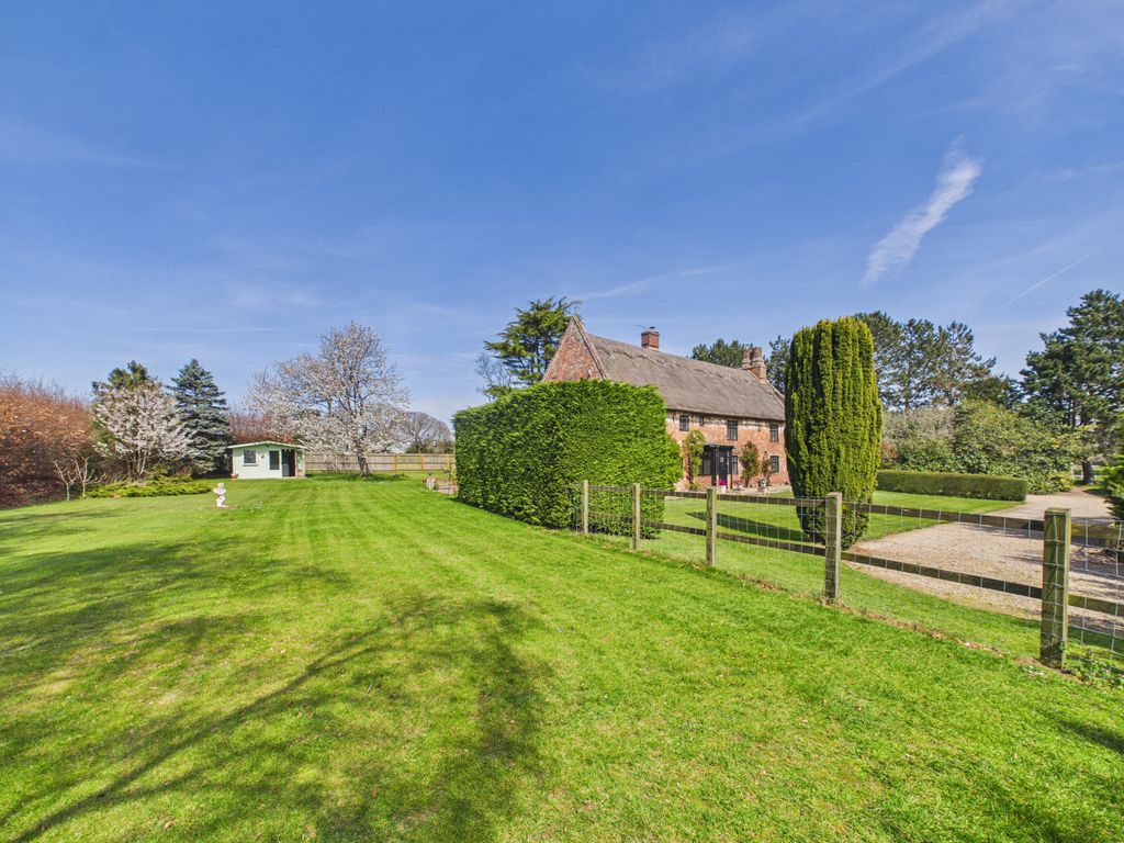 Property photo 3 of 34 The Manor House Browston Nr31 9Dp Front From The G