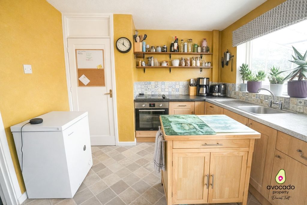Property photo 3 of 13 4995045