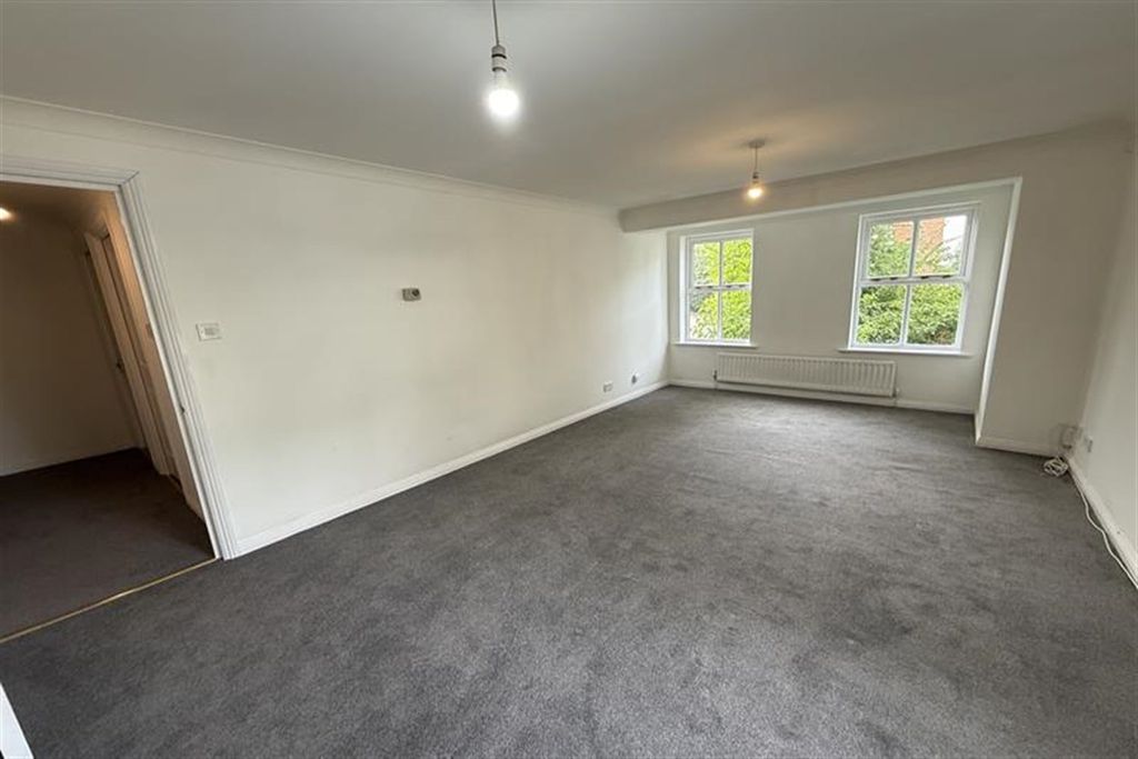 Property photo 3 of 15 Room