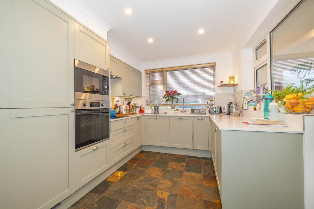 Property photo 2 of 12 Picture 2