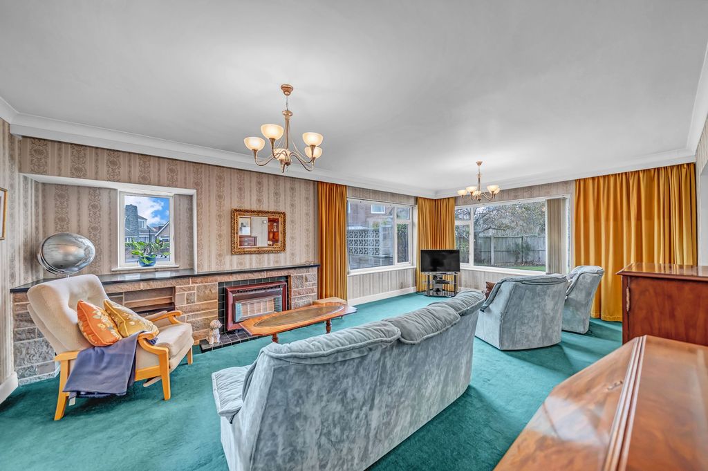 Property photo 3 of 32