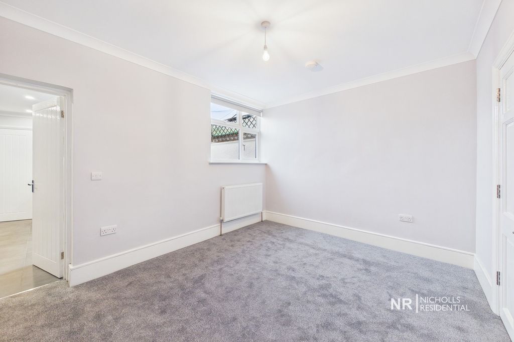 Property photo 3 of 12 Lounge Additional Photo