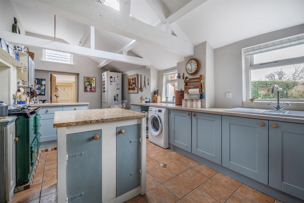 Property photo 3 of 21 Kitchen Alt.Jpg