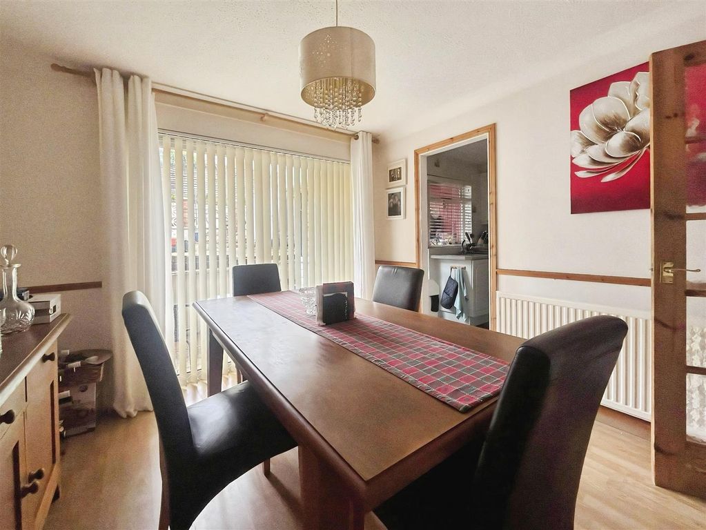 Property photo 3 of 14 Dining Room.Jpeg