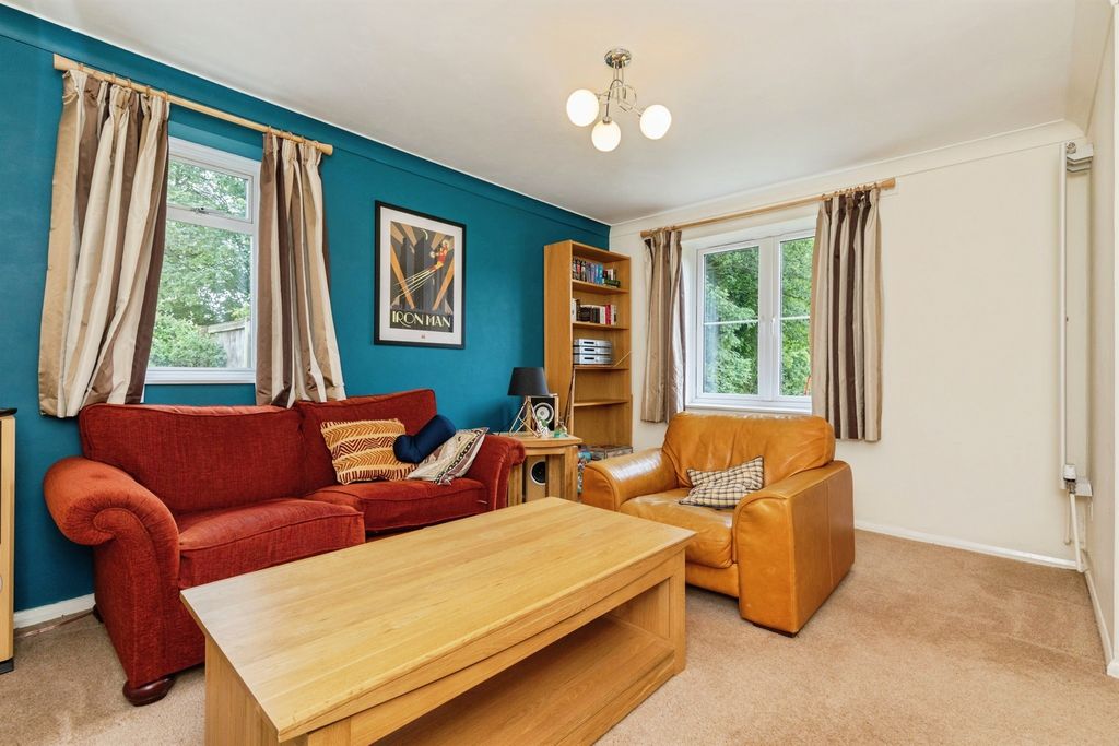Property photo 3 of 20