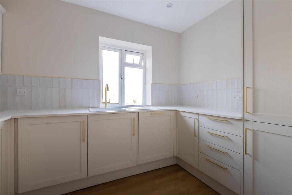 Property photo 2 of 12 16, 3-6.Jpg