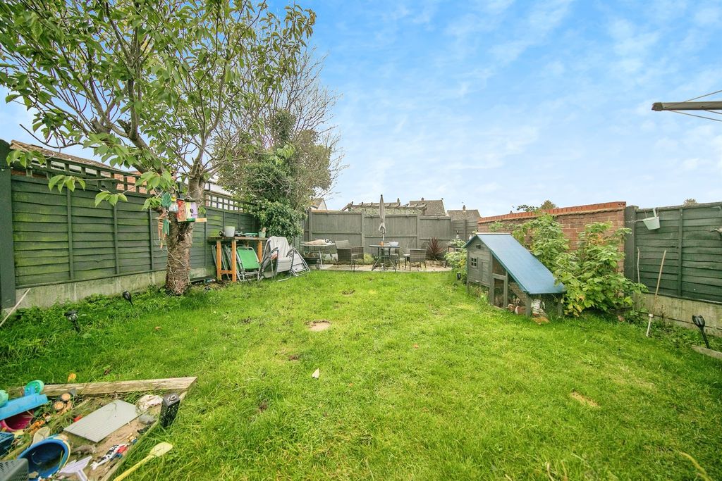 Property photo 2 of 16