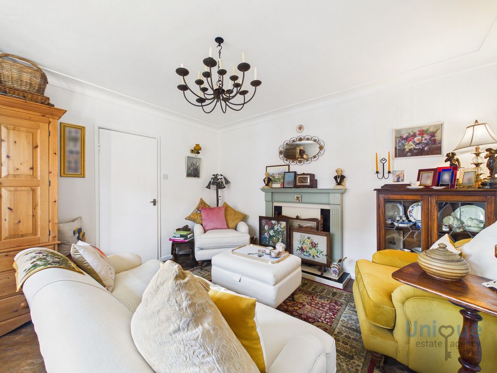 Property photo 3 of 27