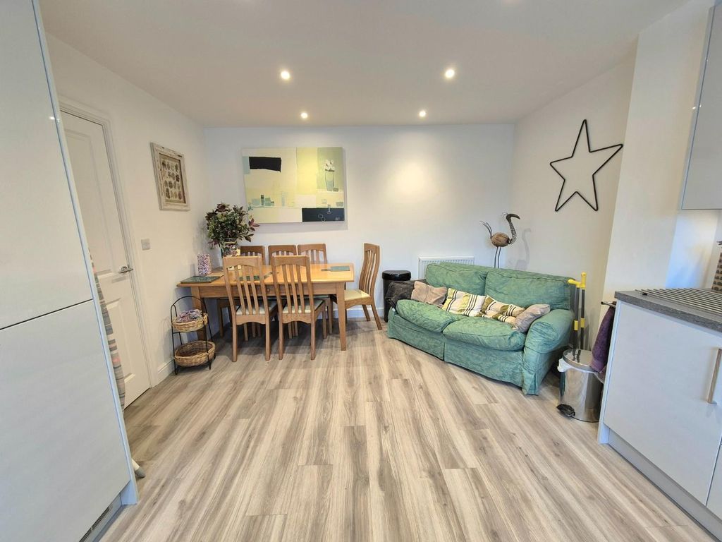 Property photo 3 of 10 20250527_160922.Jpg