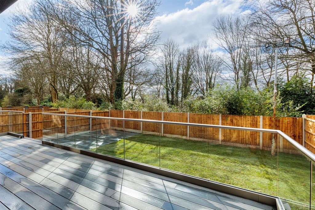 Property photo 2 of 28 Rear Garden