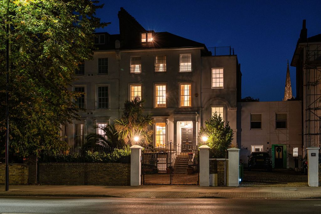 Property photo 3 of 40