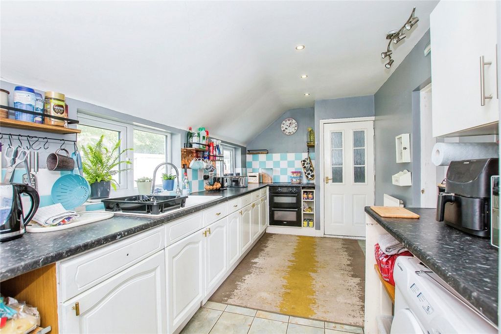 Property photo 3 of 15 Picture No. 02