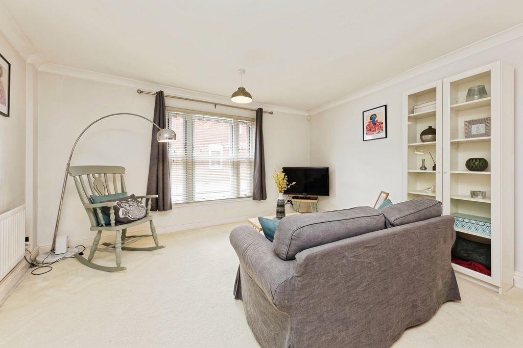 Property photo 3 of 20 Pbox-Img.Jpg