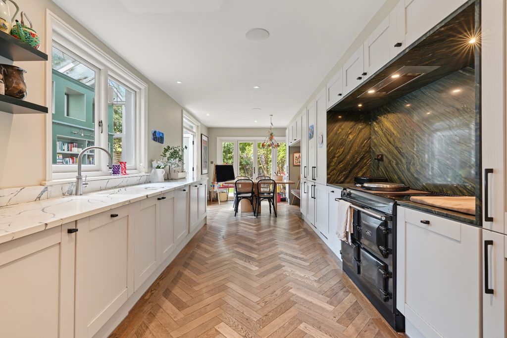 Property photo 3 of 10 5360925