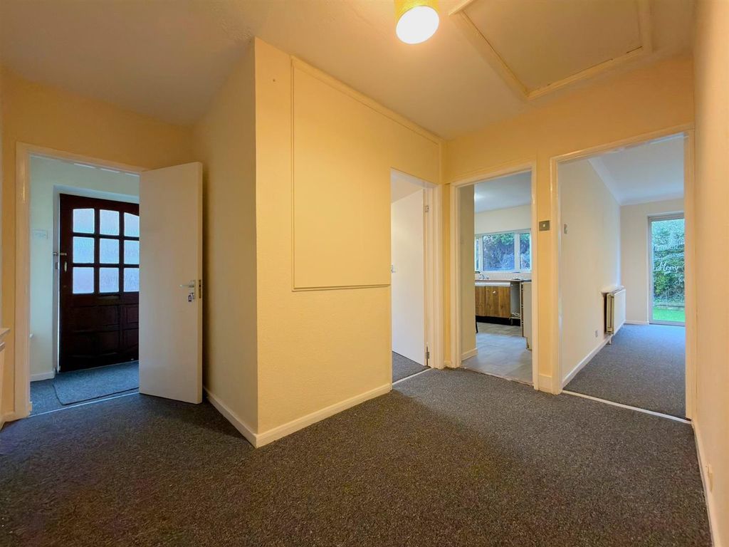 Property photo 2 of 13 Hallway