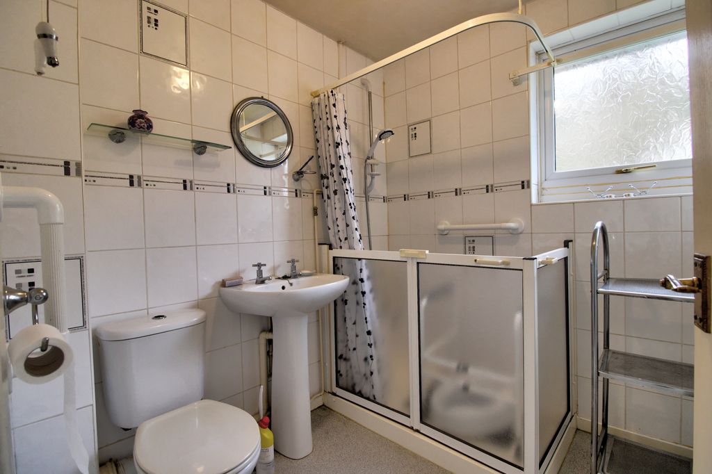 Property photo 2 of 12 Img_2224_5_6_Interior 4