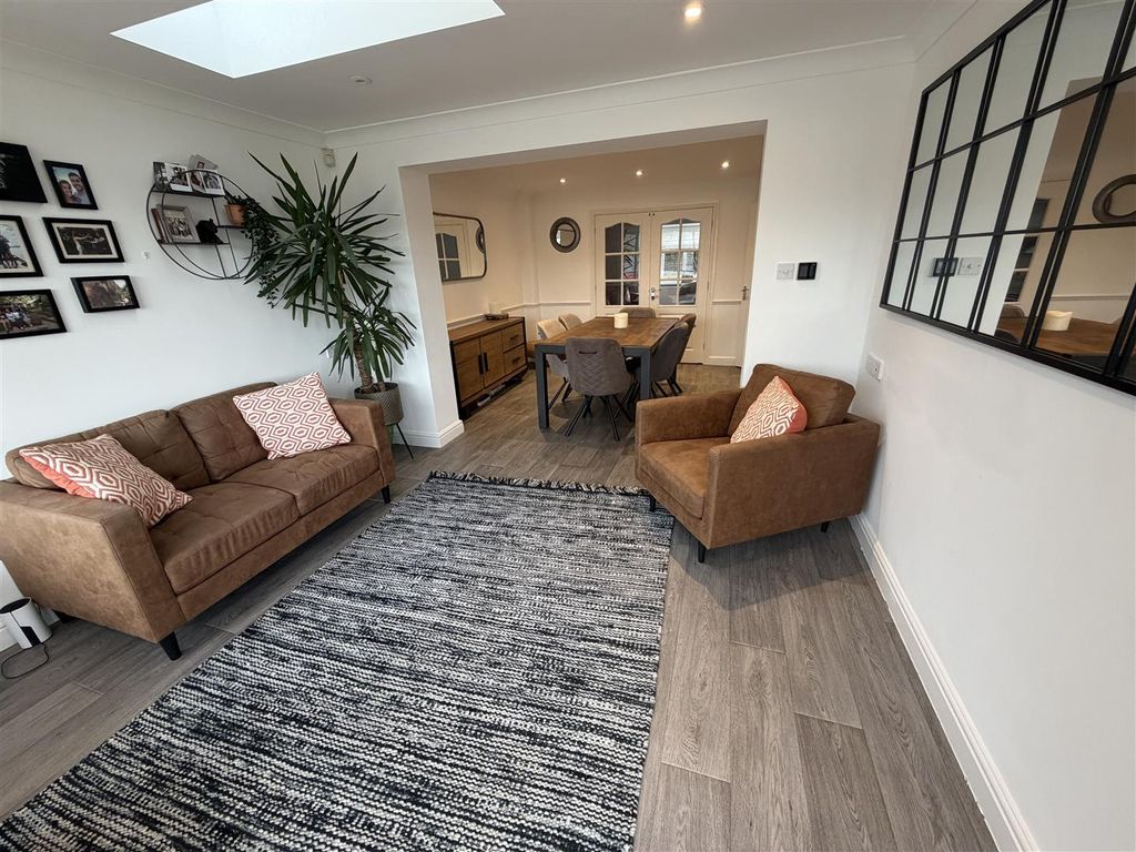 Property photo 3 of 30