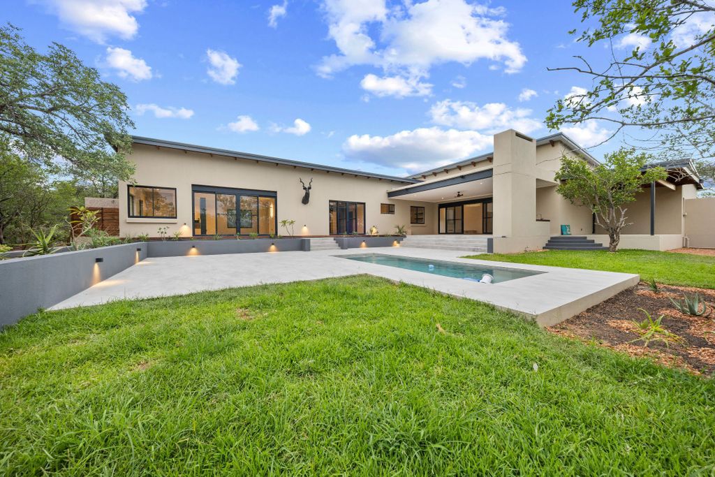 Property photo 2 of 47 1Hs1725112