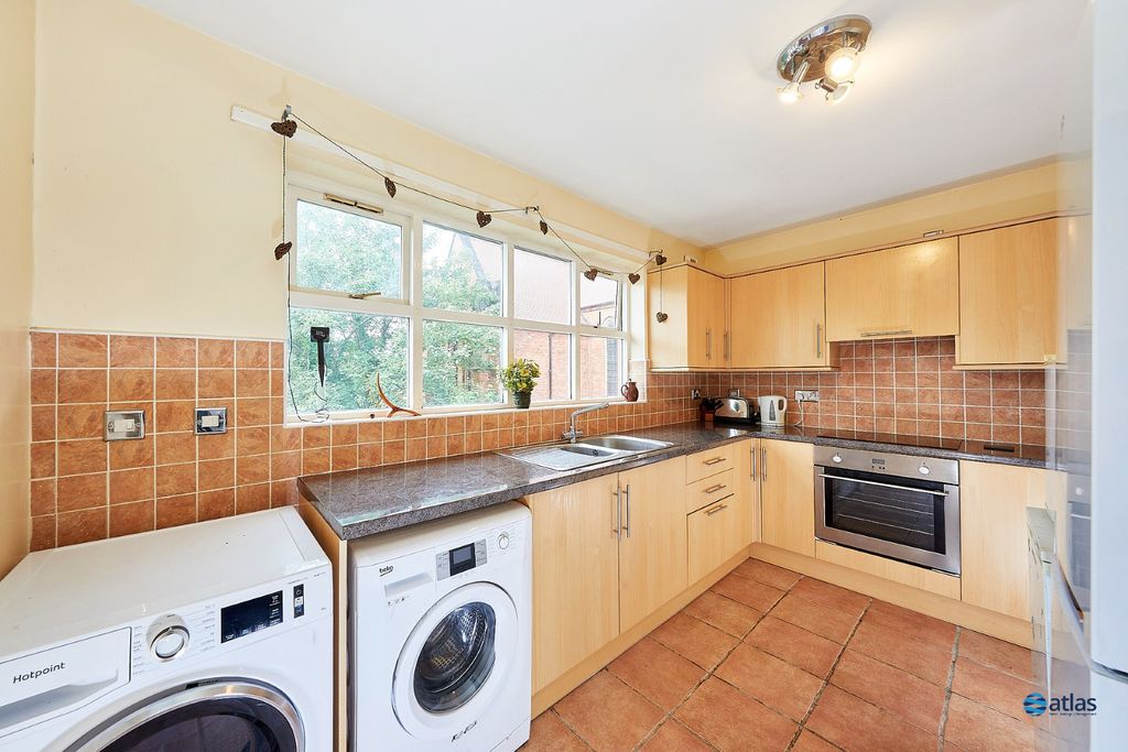 Property photo 2 of 14 Kitchen
