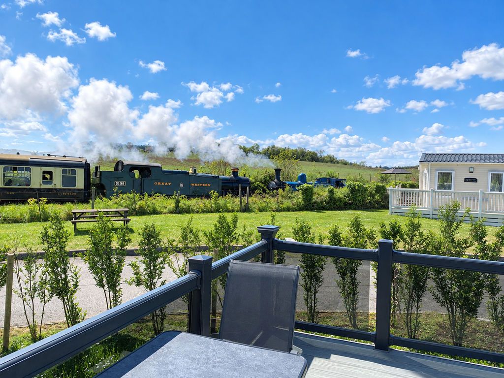 Property photo 2 of 27 Steam Train