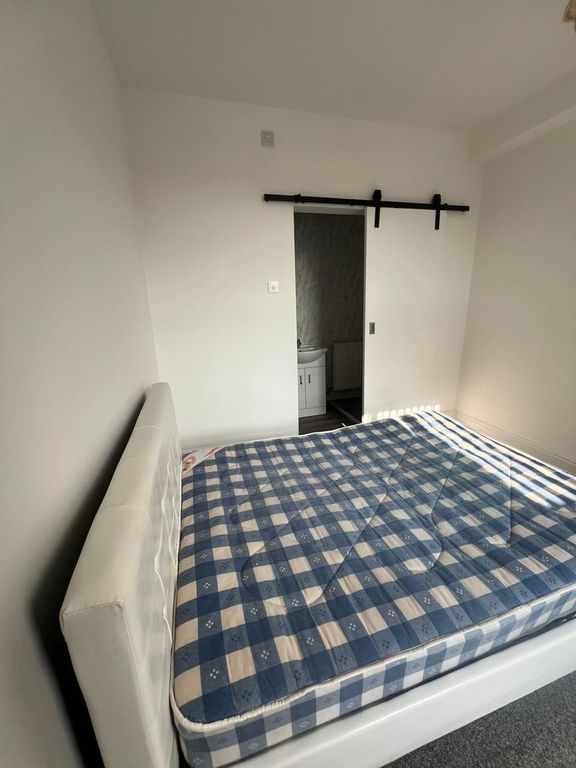 Property photo 2 of 5 Photo 2