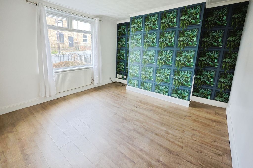 Property photo 2 of 7 Pbox-Img.Jpg
