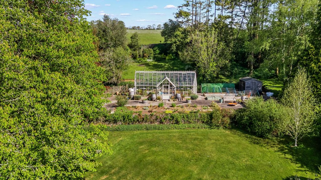 Property photo 3 of 38