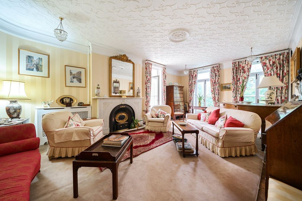 Property photo 3 of 14 Drawing Room