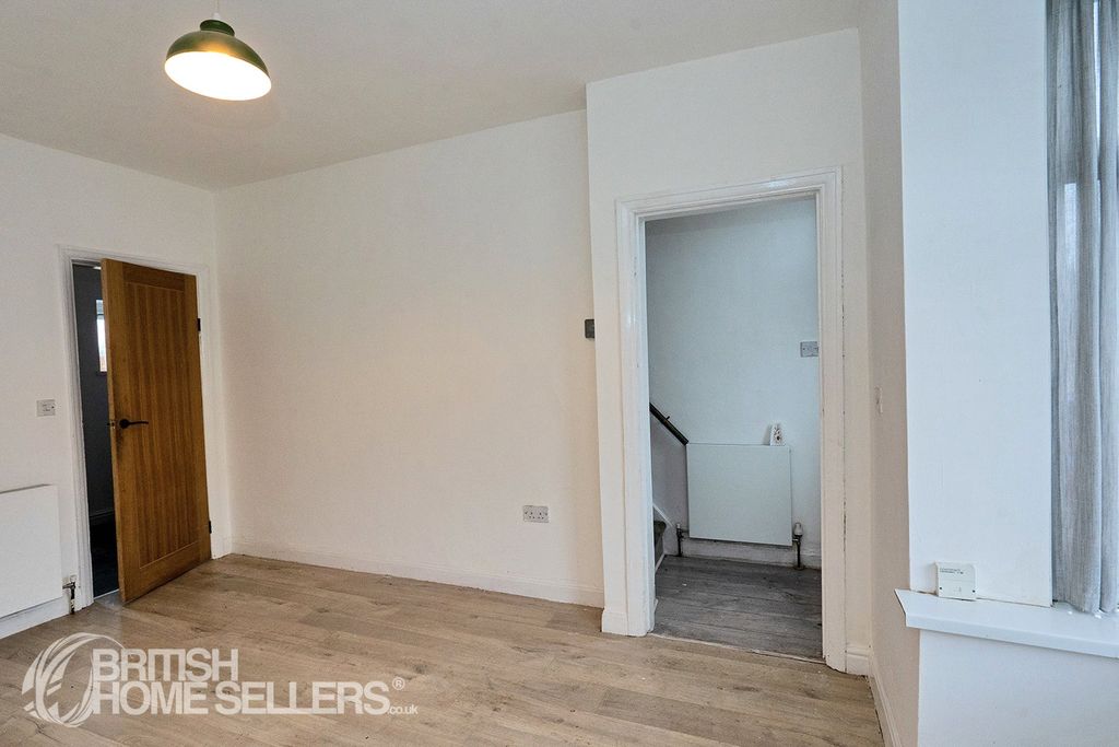 Property photo 3 of 20 Picture No. 21