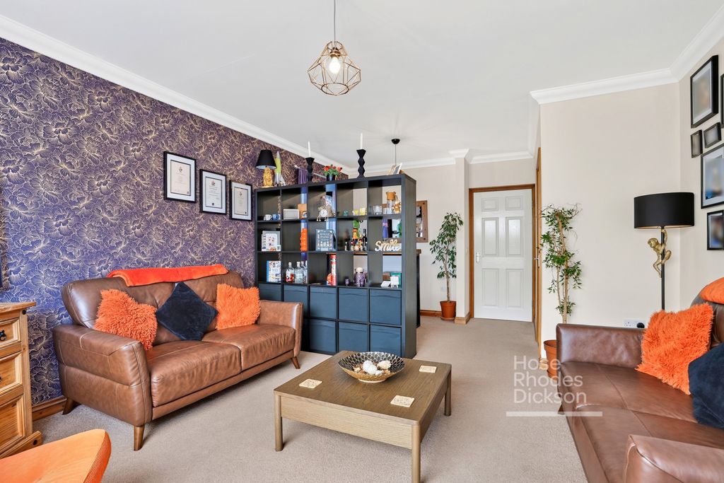 Property photo 3 of 22 Pbox-Img.Jpg