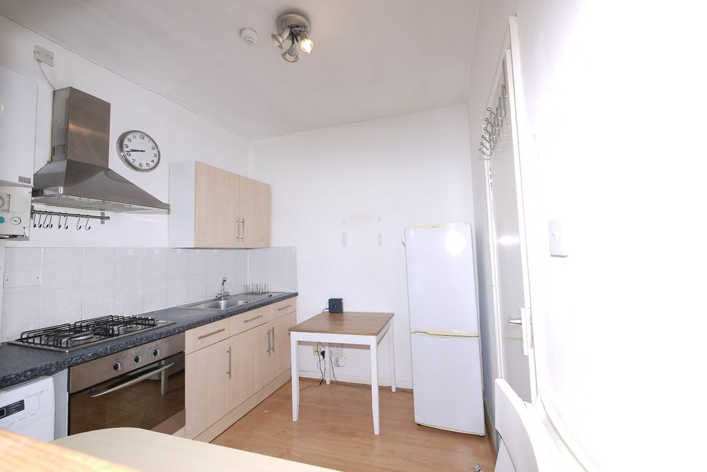 Property photo 2 of 9 1639432
