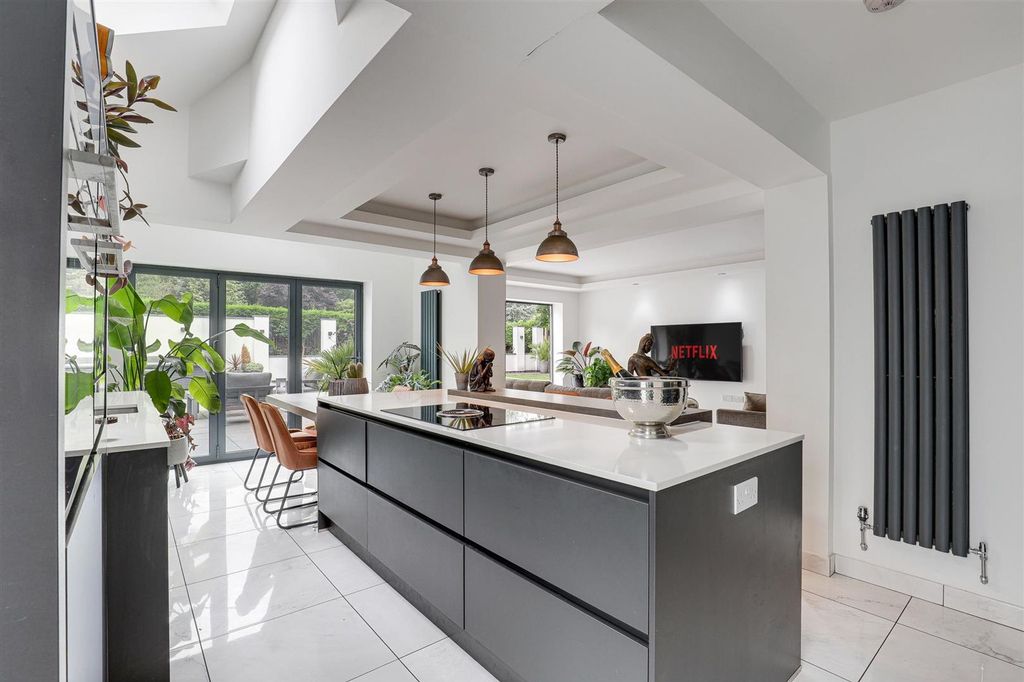 Property photo 3 of 41