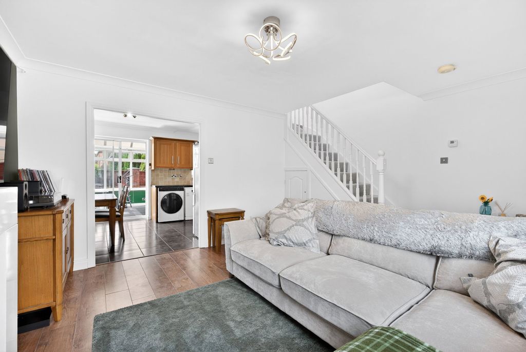 Property photo 3 of 32
