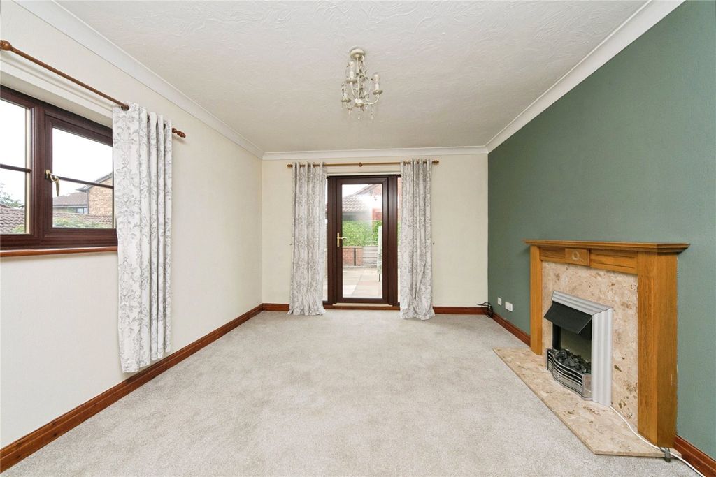Property photo 2 of 16 Picture No. 11