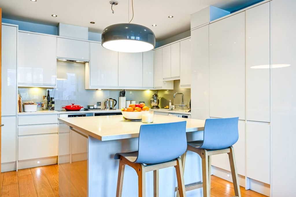 Property photo 1 of 9